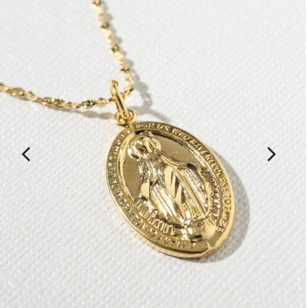 Madonna Single Necklace